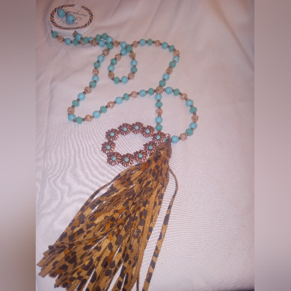 Leopard necklace w/ earrings